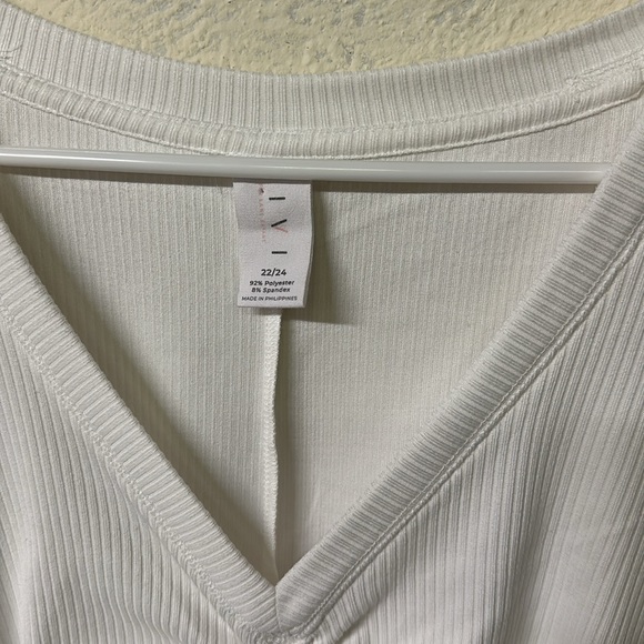 Livi by Lane Bryant V Neck Sie: 22/24 - Picture 2 of 5